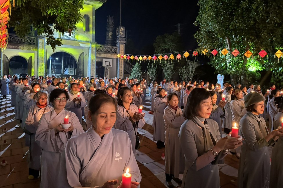 One- Day Practice and Candle Lighting Ritual to commemorate Amitabha’s Buddha at Tay Khanh Temple in Thai Binh