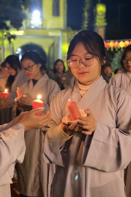 One- Day Practice and Candle Lighting Ritual to commemorate Amitabha’s Buddha at Tay Khanh Temple in Thai Binh