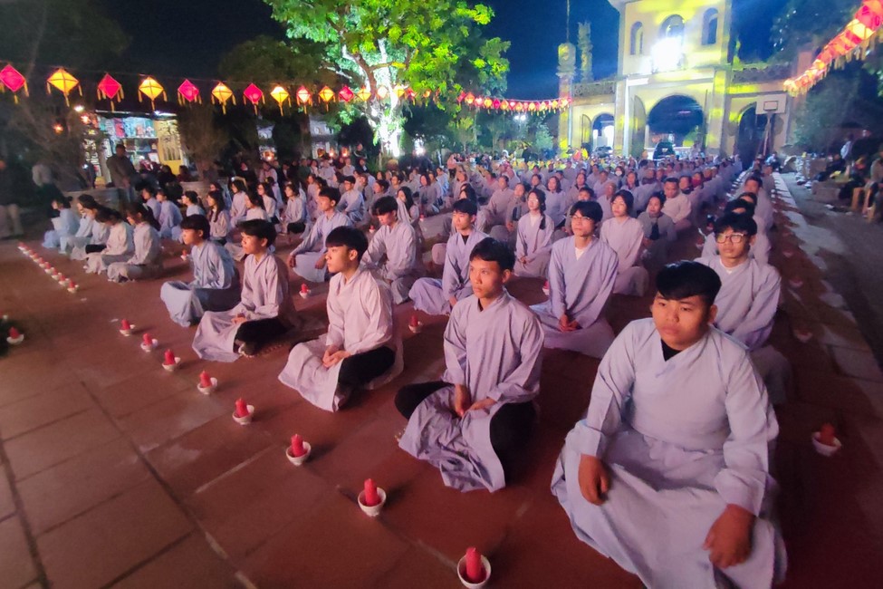 One- Day Practice and Candle Lighting Ritual to commemorate Amitabha’s Buddha at Tay Khanh Temple in Thai Binh