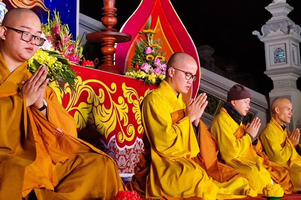 One- Day Practice and Candle Lighting Ritual to commemorate Amitabha’s Buddha at Tay Khanh Temple in Thai Binh