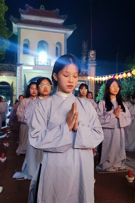 One- Day Practice and Candle Lighting Ritual to commemorate Amitabha’s Buddha at Tay Khanh Temple in Thai Binh