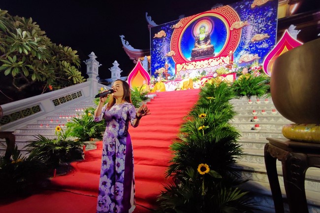 One- Day Practice and Candle Lighting Ritual to commemorate Amitabha’s Buddha at Tay Khanh Temple in Thai Binh