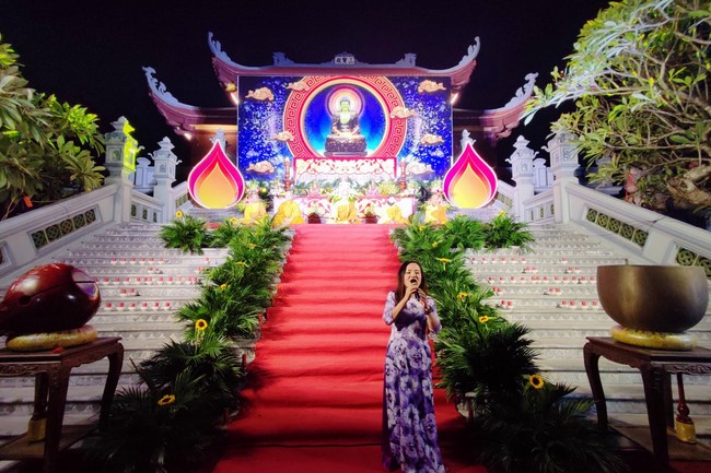 One- Day Practice and Candle Lighting Ritual to commemorate Amitabha’s Buddha at Tay Khanh Temple in Thai Binh