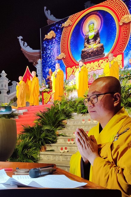 One- Day Practice and Candle Lighting Ritual to commemorate Amitabha’s Buddha at Tay Khanh Temple in Thai Binh