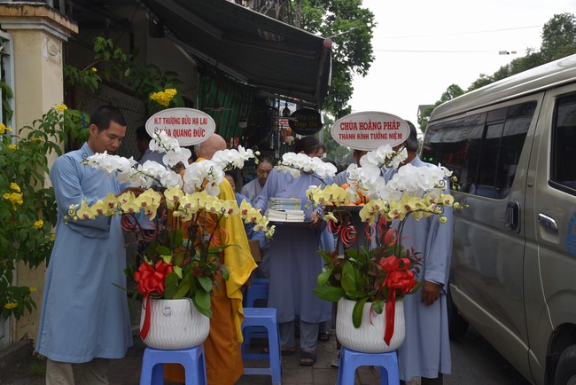 Attending The Founder 's death anniversary of Quang Duc pagoda in Can Tho of the Charity Board