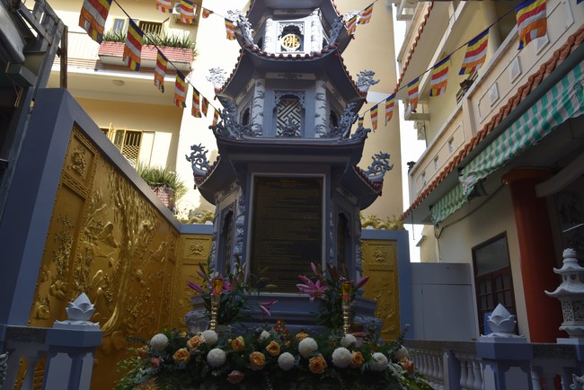 Attending The Founder 's death anniversary of Quang Duc pagoda in Can Tho of the Charity Board