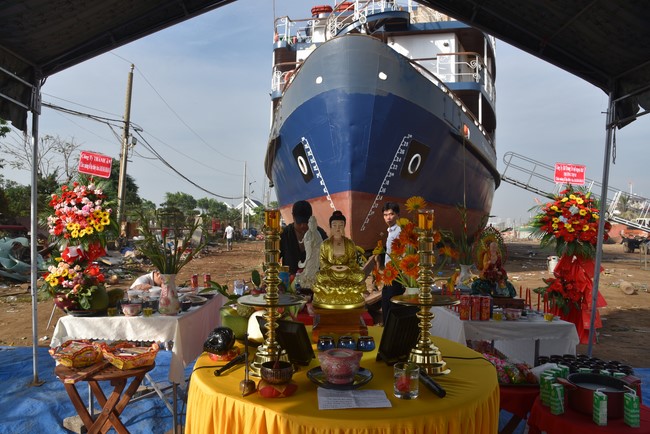 RV Mekong Explorer ship’s launching ceremony in Đồng Nai by Charity Board