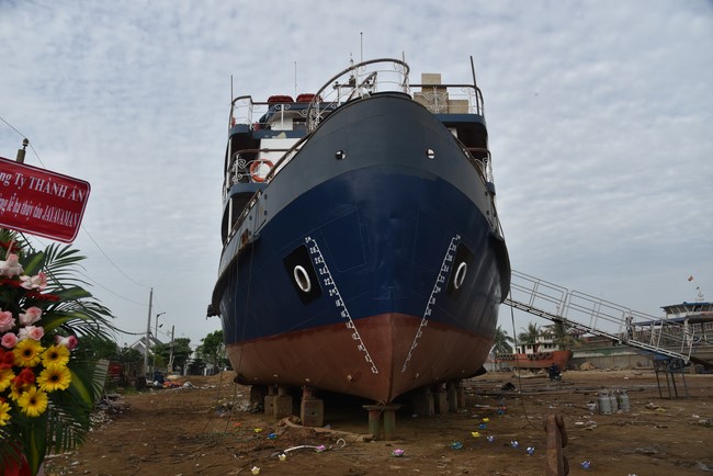 RV Mekong Explorer ship’s launching ceremony in Đồng Nai by Charity Board