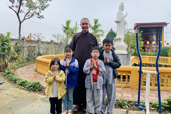 One - Day Retreat at Dong Cao pagoda