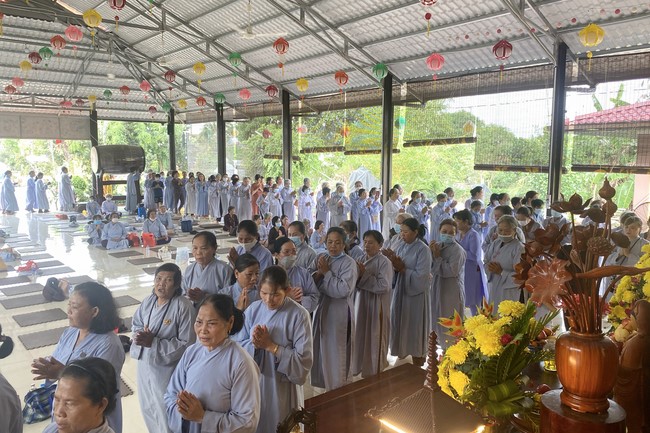 One-Day Peaceful Retreat at Suoi Phap Pagoda