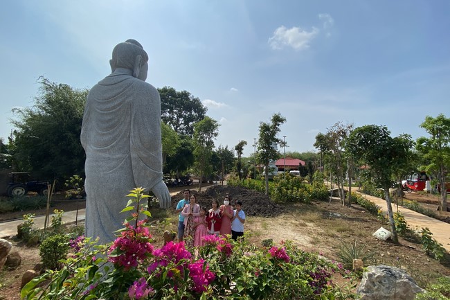 One-Day Peaceful Retreat at Suoi Phap Pagoda