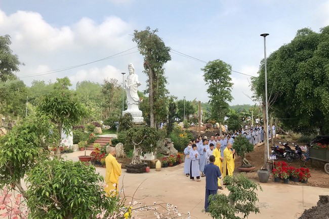 One-Day Peaceful Retreat at Suoi Phap Pagoda