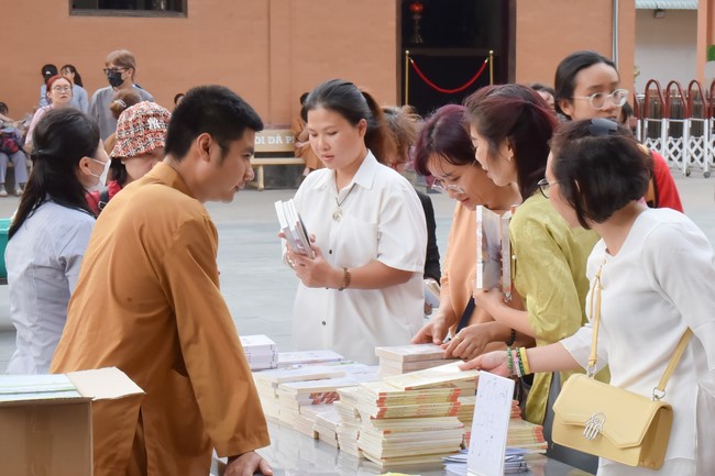 Khóa tu “Một ngày sống thiền” cùng thầy Pháp Nhật