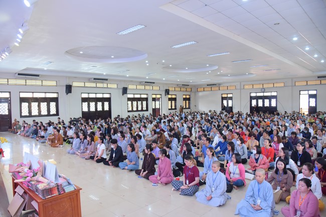 Khóa tu “Một ngày sống thiền” cùng thầy Pháp Nhật