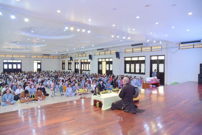 Khóa tu “Một ngày sống thiền” cùng thầy Pháp Nhật