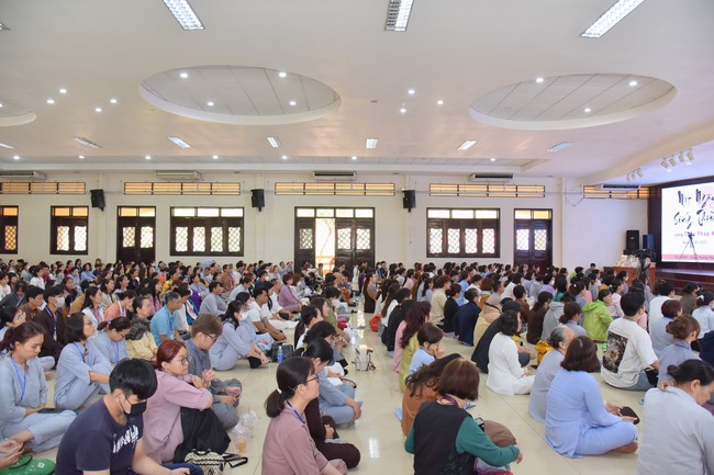 Khóa tu “Một ngày sống thiền” cùng thầy Pháp Nhật