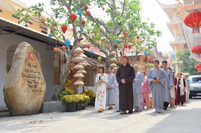 Khóa tu “Một ngày sống thiền” cùng thầy Pháp Nhật