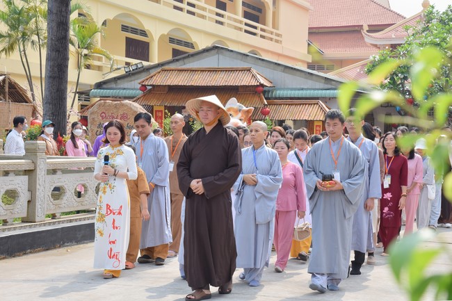 Khóa tu “Một ngày sống thiền” cùng thầy Pháp Nhật