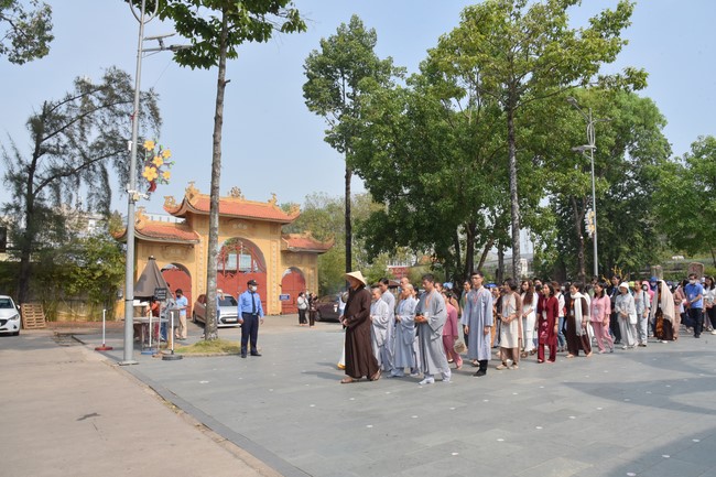 Khóa tu “Một ngày sống thiền” cùng thầy Pháp Nhật