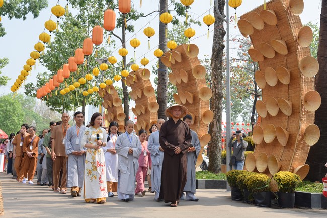 Khóa tu “Một ngày sống thiền” cùng thầy Pháp Nhật