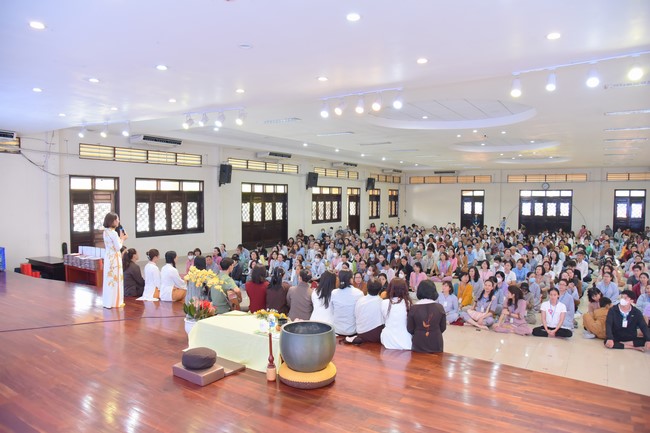 Khóa tu “Một ngày sống thiền” cùng thầy Pháp Nhật