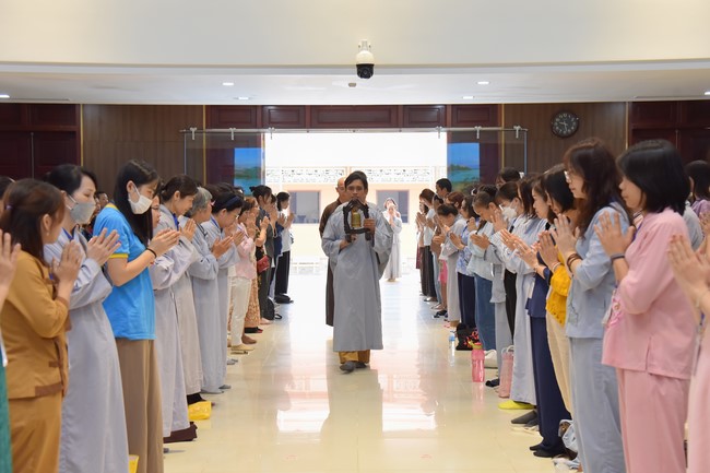 Khóa tu “Một ngày sống thiền” cùng thầy Pháp Nhật