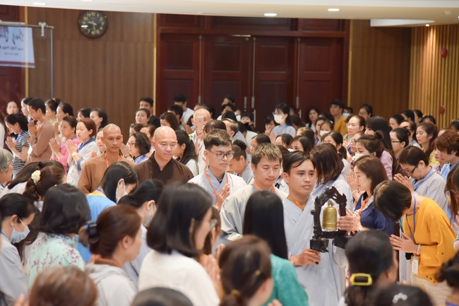 Khóa tu “Một ngày sống thiền” cùng thầy Pháp Nhật