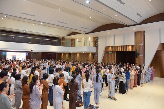 Khóa tu “Một ngày sống thiền” cùng thầy Pháp Nhật