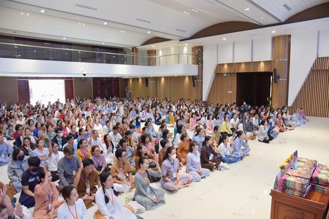 Khóa tu “Một ngày sống thiền” cùng thầy Pháp Nhật