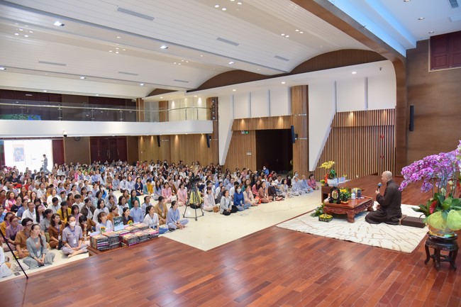 Khóa tu “Một ngày sống thiền” cùng thầy Pháp Nhật