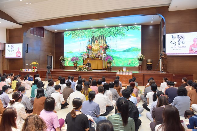 Khóa tu “Một ngày sống thiền” cùng thầy Pháp Nhật