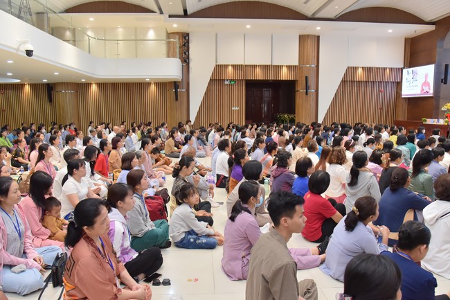 Khóa tu “Một ngày sống thiền” cùng thầy Pháp Nhật