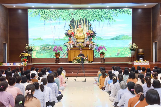 Khóa tu “Một ngày sống thiền” cùng thầy Pháp Nhật