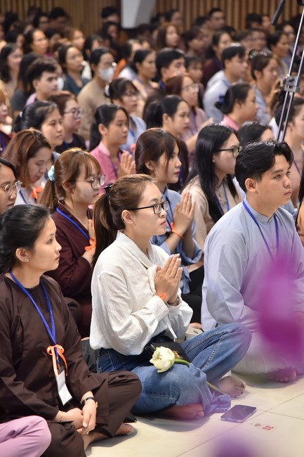 The temple protecting the nation's soul Retreat of Nhan Sinh Club.