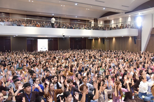 The temple protecting the nation's soul Retreat of Nhan Sinh Club.