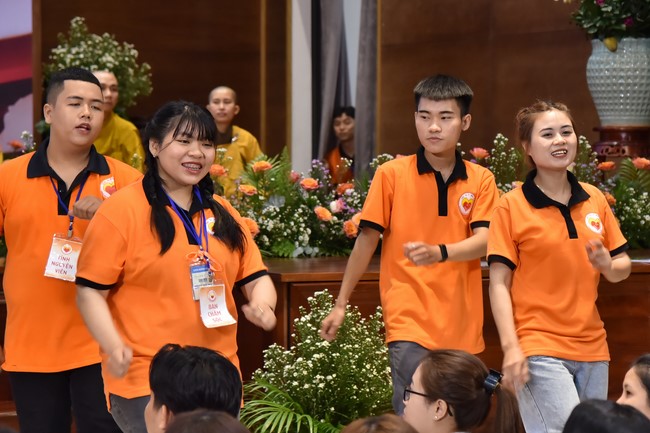 The temple protecting the nation's soul Retreat of Nhan Sinh Club.