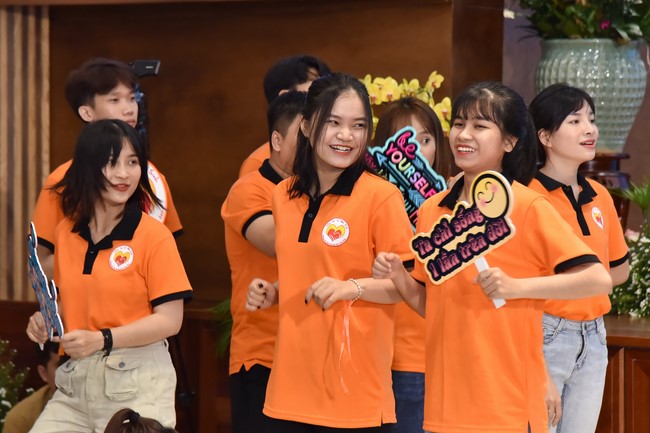 The temple protecting the nation's soul Retreat of Nhan Sinh Club.