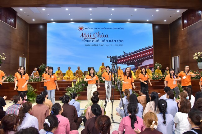 The temple protecting the nation's soul Retreat of Nhan Sinh Club.