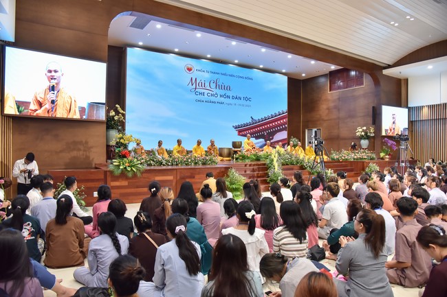 The temple protecting the nation's soul Retreat of Nhan Sinh Club.