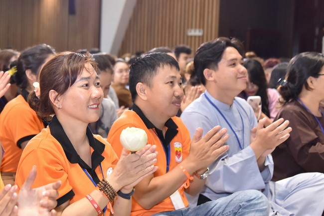 The temple protecting the nation's soul Retreat of Nhan Sinh Club.