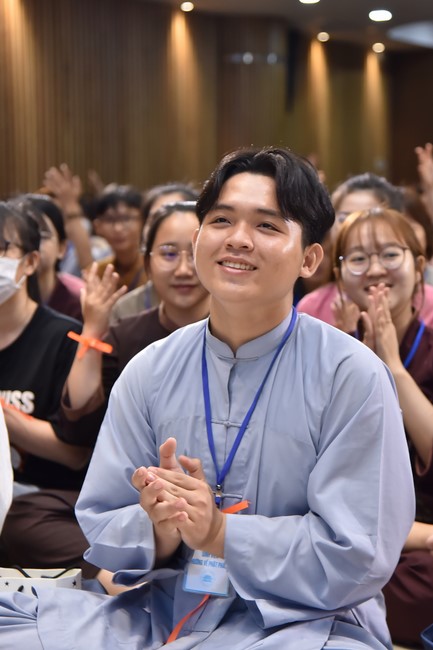 The temple protecting the nation's soul Retreat of Nhan Sinh Club.