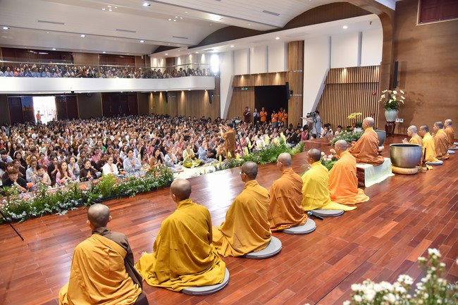 The temple protecting the nation's soul Retreat of Nhan Sinh Club.
