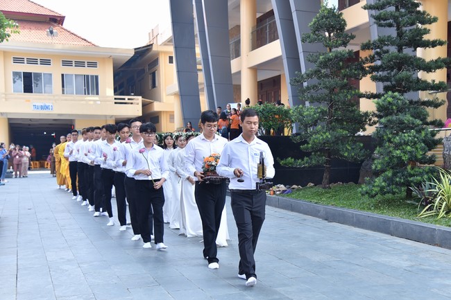 The temple protecting the nation's soul Retreat of Nhan Sinh Club.