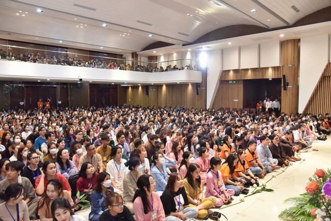 The temple protecting the nation's soul Retreat of Nhan Sinh Club.