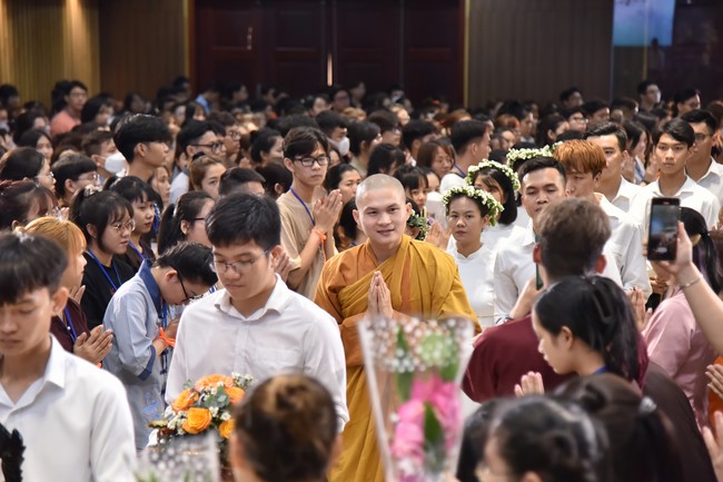 The temple protecting the nation's soul Retreat of Nhan Sinh Club.