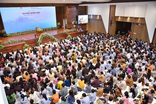 The temple protecting the nation's soul Retreat of Nhan Sinh Club.