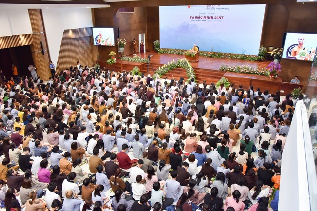 The temple protecting the nation's soul Retreat of Nhan Sinh Club.