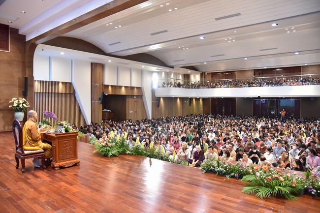 The temple protecting the nation's soul Retreat of Nhan Sinh Club.