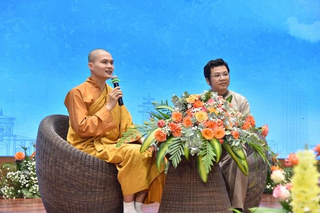 The temple protecting the nation's soul Retreat of Nhan Sinh Club.