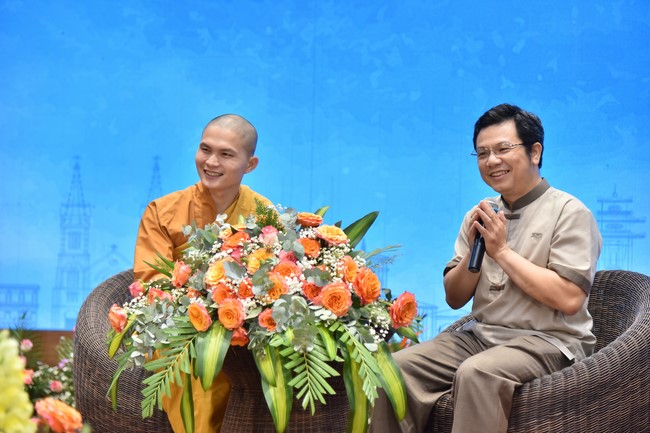 The temple protecting the nation's soul Retreat of Nhan Sinh Club.